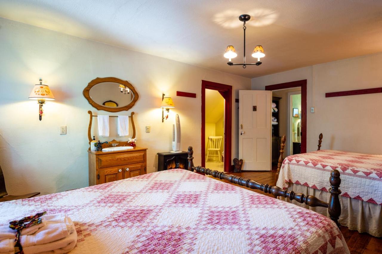 The Pines Of Dresden Bed & Breakfast ภายนอก รูปภาพ