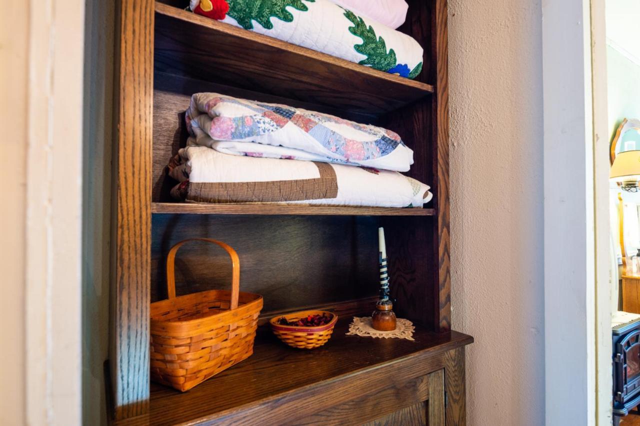 The Pines Of Dresden Bed & Breakfast ภายนอก รูปภาพ