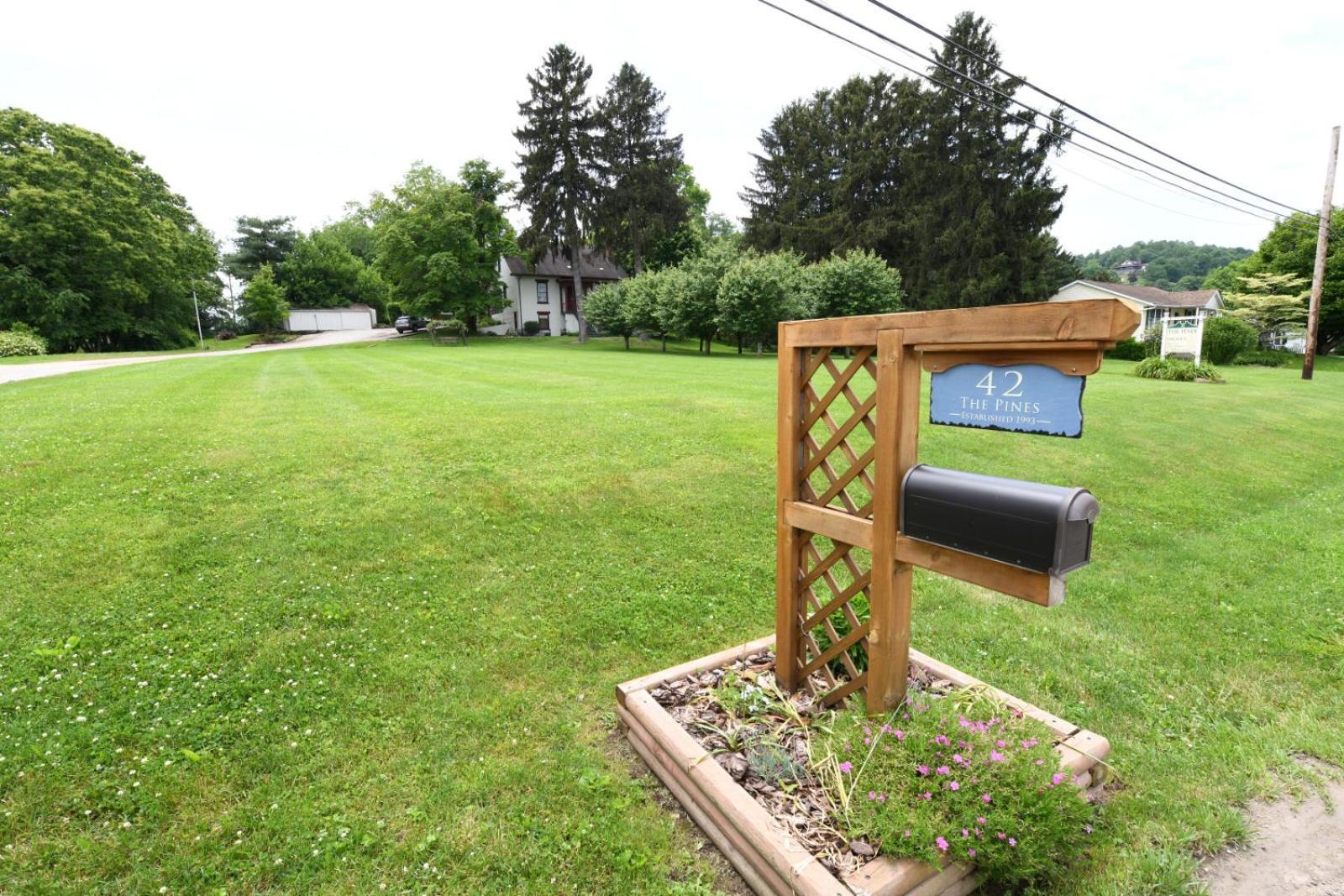 The Pines Of Dresden Bed & Breakfast ภายนอก รูปภาพ