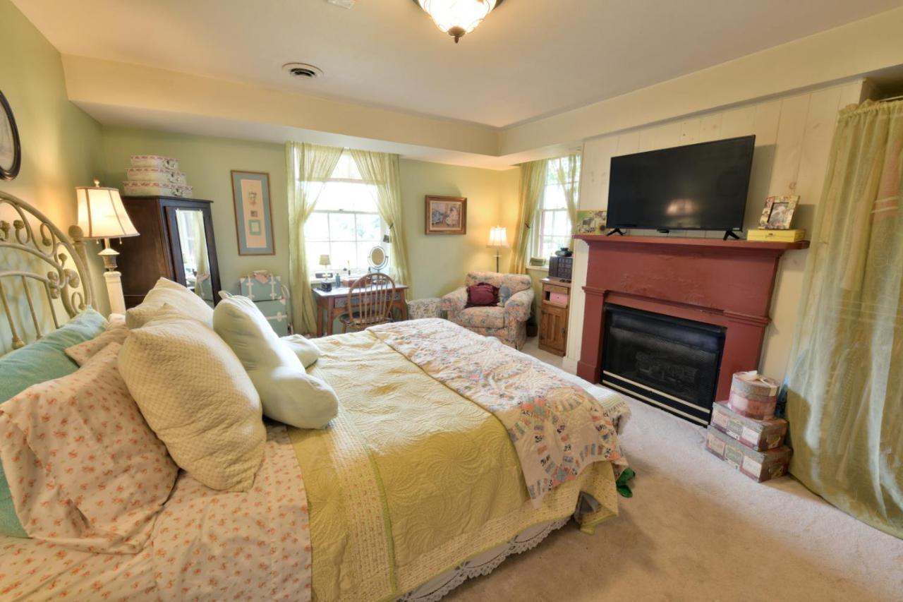 The Pines Of Dresden Bed & Breakfast ภายนอก รูปภาพ