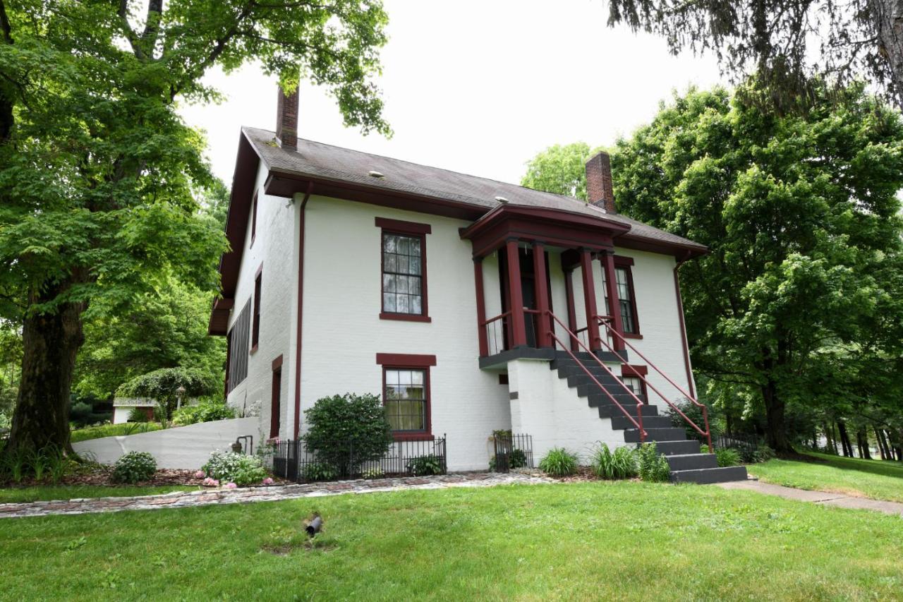The Pines Of Dresden Bed & Breakfast ภายนอก รูปภาพ