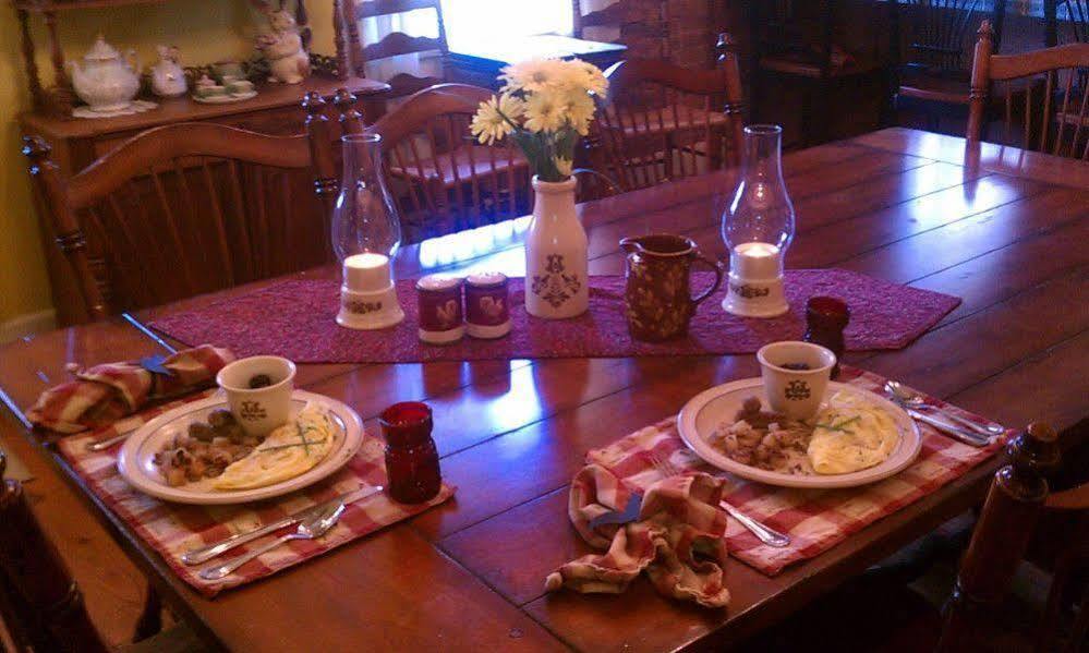 The Pines Of Dresden Bed & Breakfast ภายนอก รูปภาพ